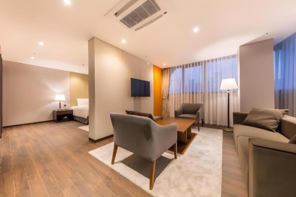 Howard Johnson By Wyndham Incheon Airport Zewnętrze zdjęcie